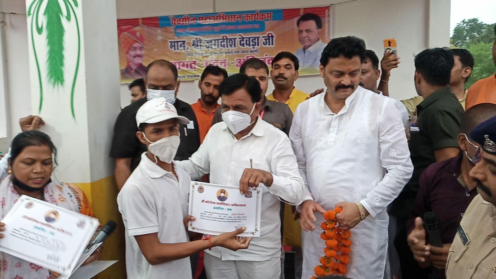 विजयराघवगढ़ सिविल अस्पताल का प्रभारी मंत्री जगदीश देवड़ा किया निरिक्षण, ऑक्सीजन प्लांट का लिया जायजा