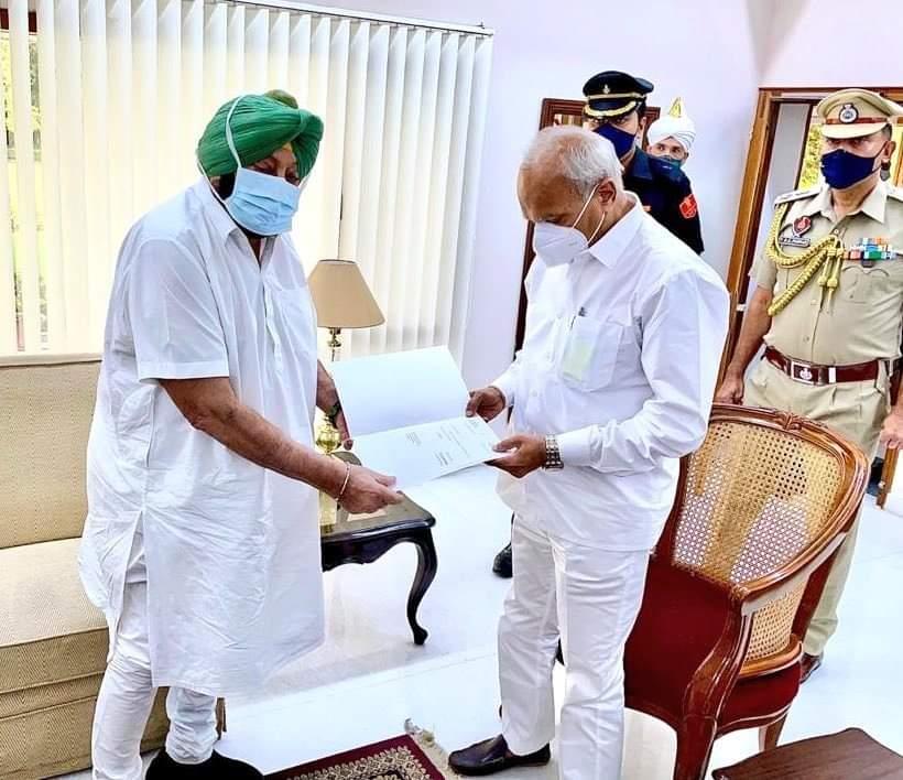 Punjab Politics : कैप्टन अमरिंदर सिंह का इस्तीफा, बोले- अपमानित महसूस कर रहा था