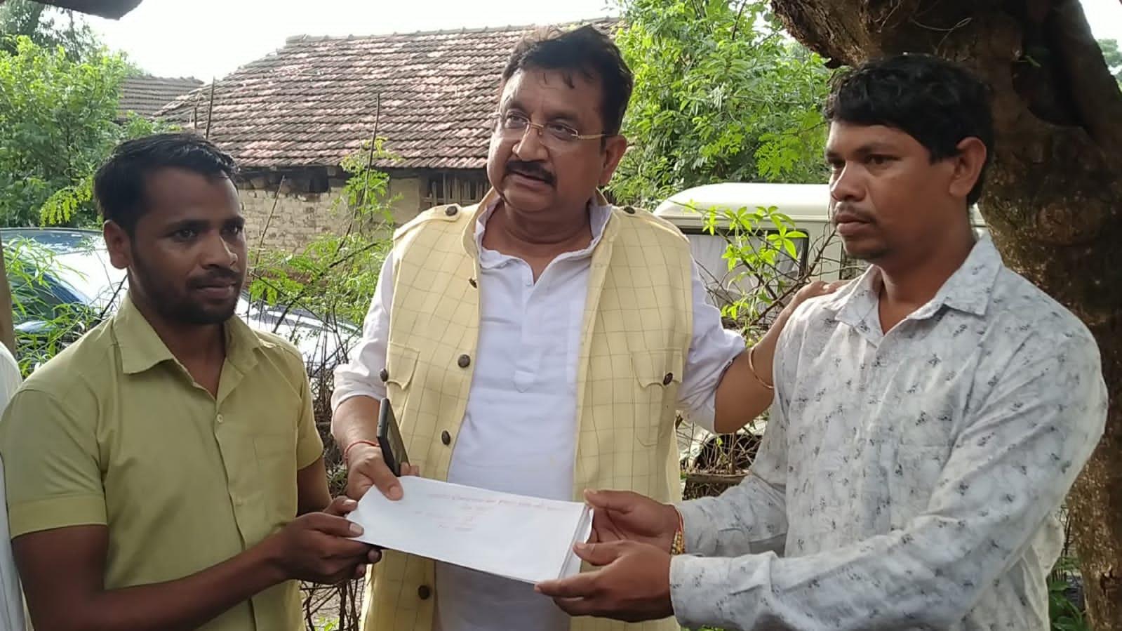 वन मंत्री विजय शाह ने आदिवासी ग्रामीण को दी ये सौगात, हर तरफ हो रही है चर्चा