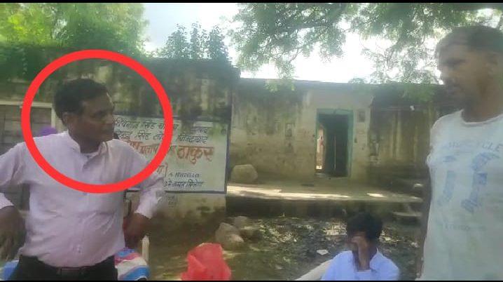 शराब के नशे में वैक्सीनेशन करने पहुंचा था स्वास्थ्य कर्मी, अब हुआ मामला दर्ज