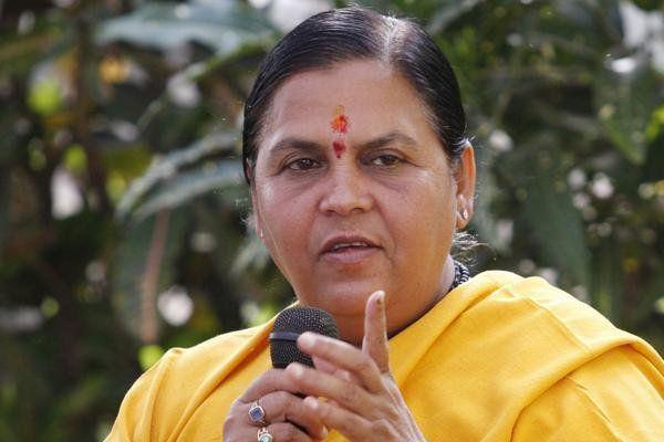 दिग्विजय पर उमा भारती का निशाना, कहा- दिग्गी का दुश्मन कोई नहीं, उनकी जुबान है !