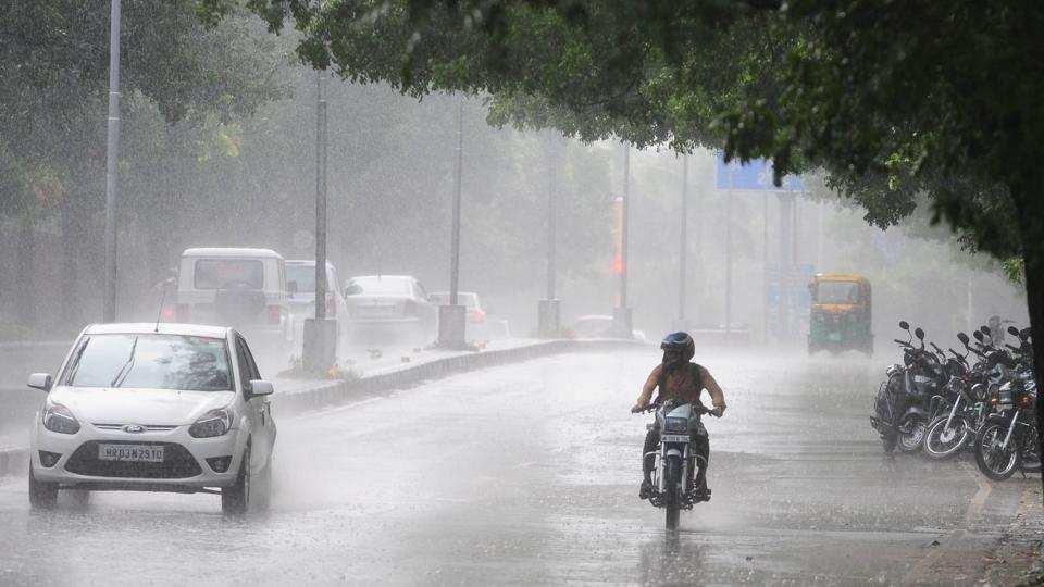 MP Weather : गुूरूवार को सक्रिय होगा नया सिस्टम, 15 जिलों में बारिश-तेज आंधी और ओलावृष्टि के आसार, गिरेगा तापमान, जानें IMD का पूर्वानुमान