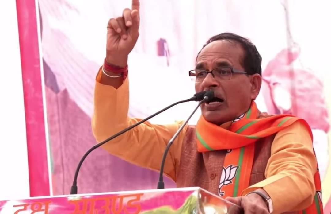 शिवराज का तंज, टीवी पर कपिल तो मोबाईल मे “कामेडी विद राहुल शो”
