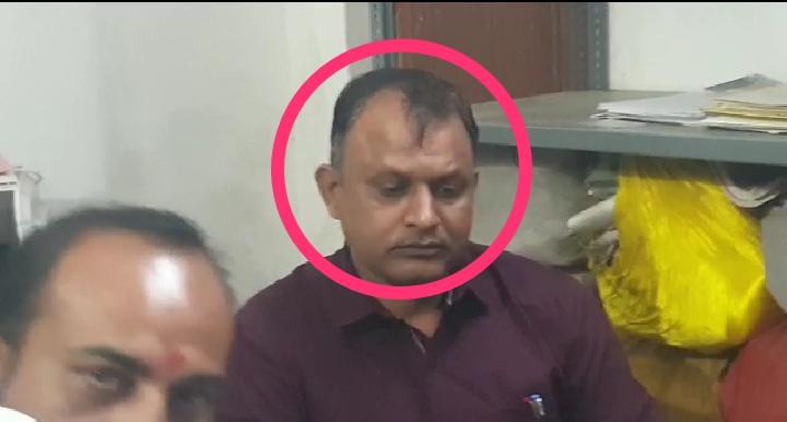सागर लोकायुक्त की कार्रवाई, दमोह में 50 हजार की रिश्वत लेते पकड़ाया जनपद पंचायत का सब इंजीनियर