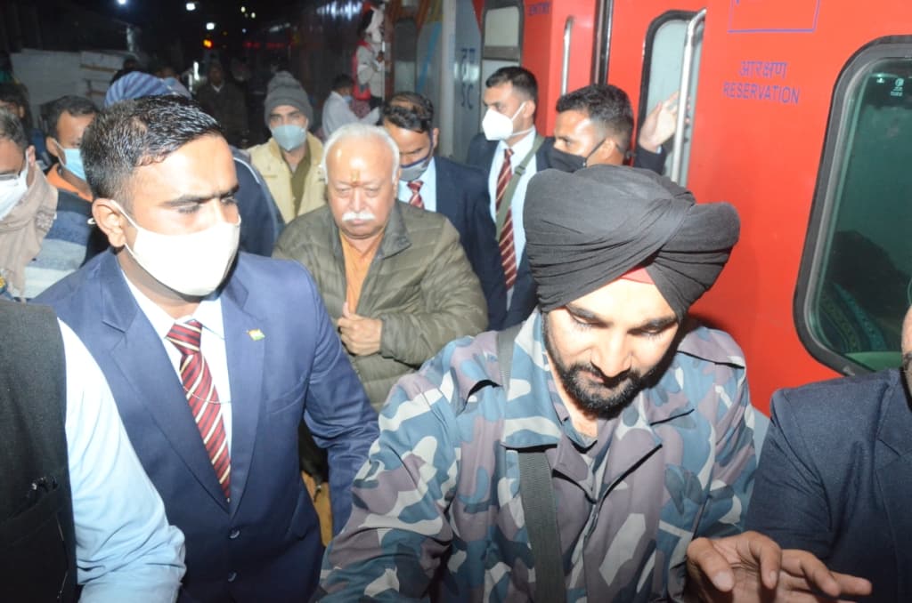 ग्वालियर पहुंचे RSS प्रमुख मोहन भागवत, शाम को आएंगे सीएम शिवराज, ऐसा रहेगा कार्यक्रम