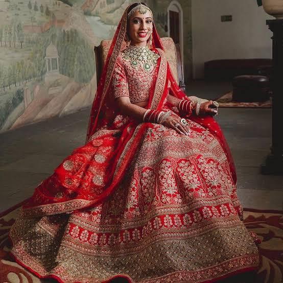 नजदीक आ रहा है शादियों का मौसम, लहंगा खरीदने से पहले जान लें जरूरी बातें, ताकि ना हो बड़ी गलतियां