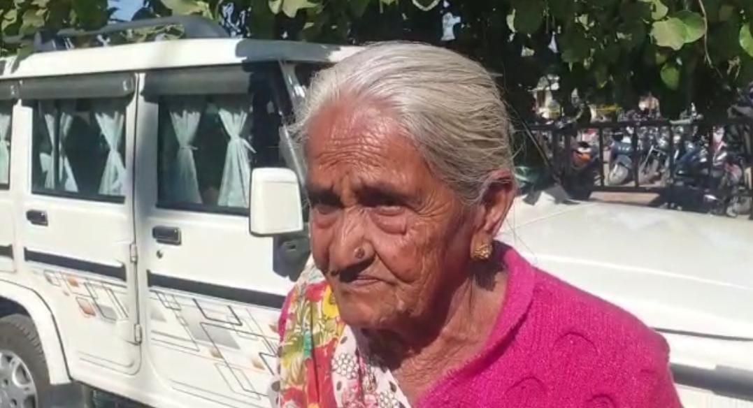 रिटायर्ड प्रधानाध्यापिका का आरोप, सगे बेटे ने ही चुरा लिए उसके 15 लाख रुपये और जेवर