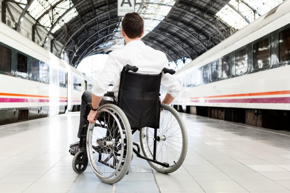 Handicapped people : दिव्यांगजनों को लेकर बड़ी खबर, रेलवे स्टेशनों पर मिलेगी मुफ्त में ये सुविधाएं