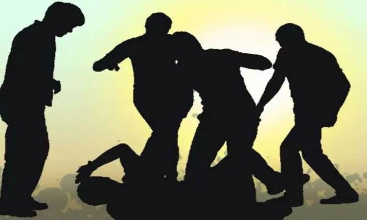 जब प्रेमिका से मिलने पहुंचे प्रेमी को जमकर पीटा परिजनों ने