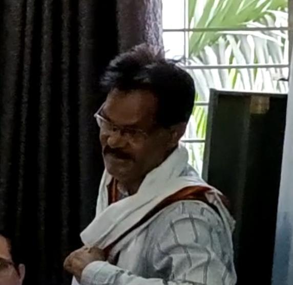 कटनी मे लोकायुक्त की कार्रवाई में जिला शिक्षा विभाग का बाबू रिश्वत लेते ट्रेप