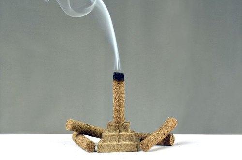 पूजा के सूखे फूलों से घर पर आसानी से बनाए सुगंधित धूप, सिर्फ इन चीजों की होगी जरूरत