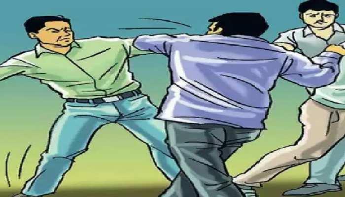 रीवा : शासकीय स्कूल में घुसकर दबंग ने शिक्षक को छात्रों के सामने पीटा, मांगी थी 10 हजार की रंगदारी