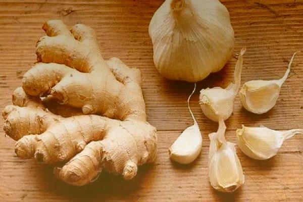 उमस भरे मौसम में भी खराब नहीं होगा अदरक-लहसुन, इन हैक्स से रखें फ्रेश