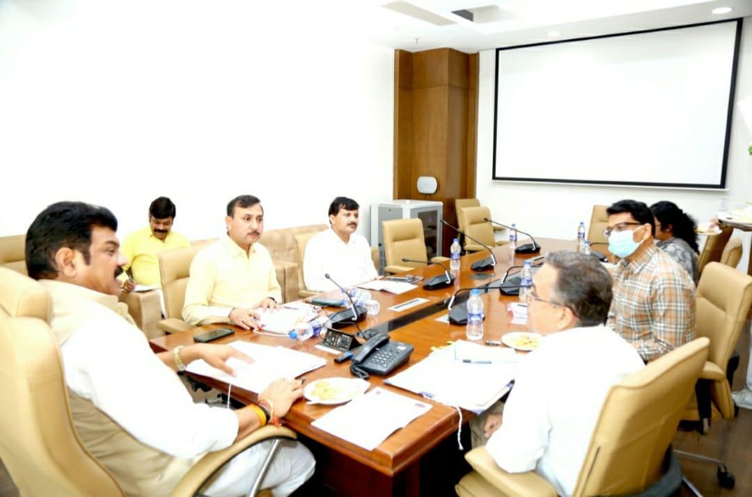 MP News : सार्वजनिक वाहनों के लिए अब ये होगा जरूरी, प्रदेश में चलेंगी इलेक्ट्रिक बसें