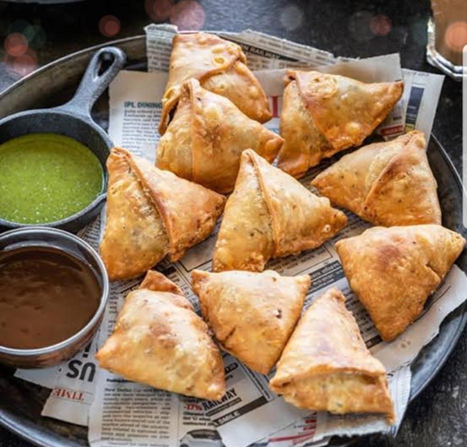 समोसा..क्या है इस सुपर स्नैक की कहानी, विदेश से आया है ये लोकप्रिय व्यंजन
