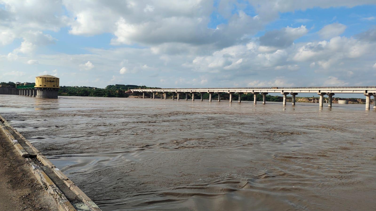 VIDEO: चंबल का बढ़ता जलस्तर, 200 से ज्यादा गांव पर मंडराया बाढ़ का खतरा