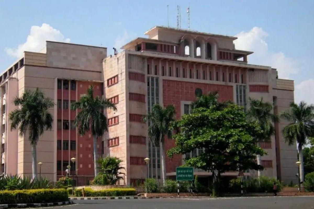 10 हाथी मौत मामले में अब प्रधान मुख्य वन संरक्षकों पर गाज, हुआ तबादला, देखें ख़बर