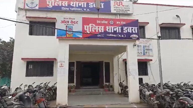 किराने की दुकान का ताला तोड़कर चोरी करने वाले गिरोह का पुलिस ने किया पर्दाफाश, चार आरोपी गिरफ्तार