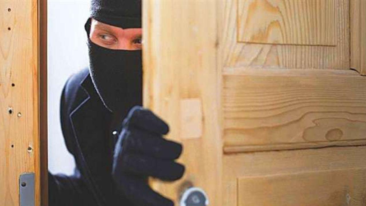 जबलपुर में सील दुकान से जब्त दस्तावेज चोरी, मालिक के खिलाफ FIR दर्ज