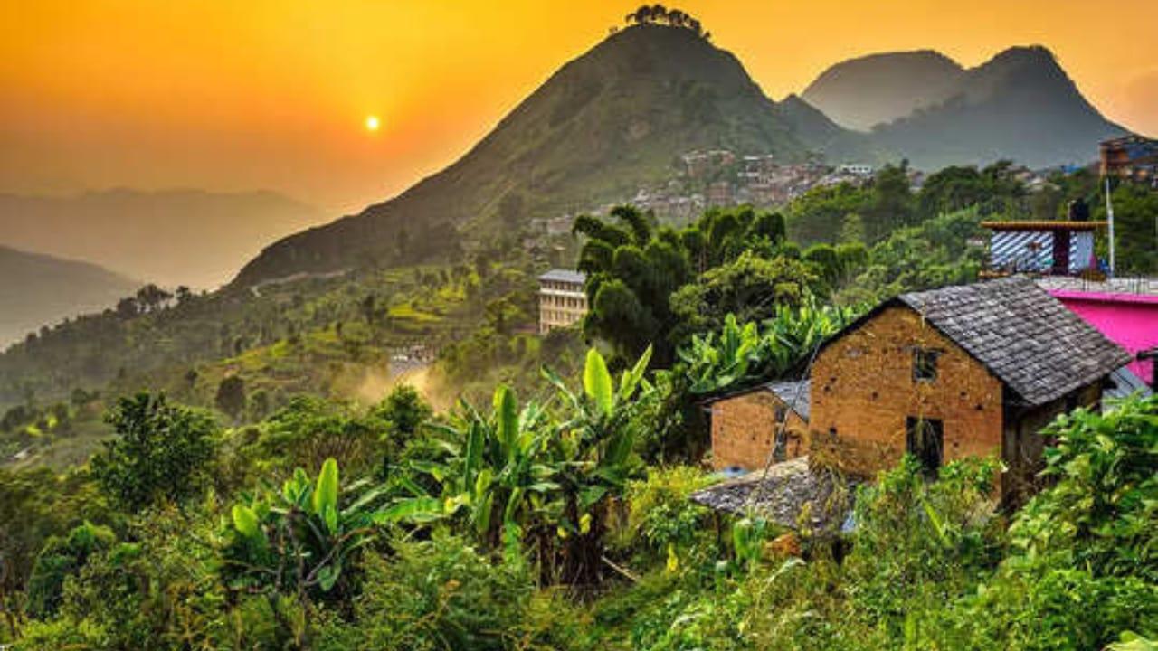 MP Tourism: ये है मध्य प्रदेश का सबसे सुंदर गांव, यहां घूमने दूर-दूर से आते हैं लोग