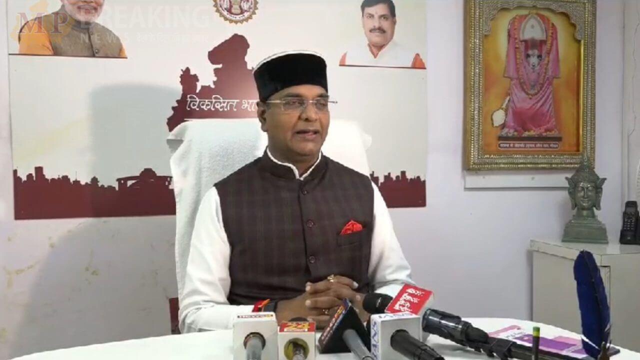 मध्य प्रदेश में ‘विजन डॉक्यूमेंट’ को लेकर सियासत तेज़, कांग्रेस विधायकों के आरोप पर विश्वास सारंग का पलटवार