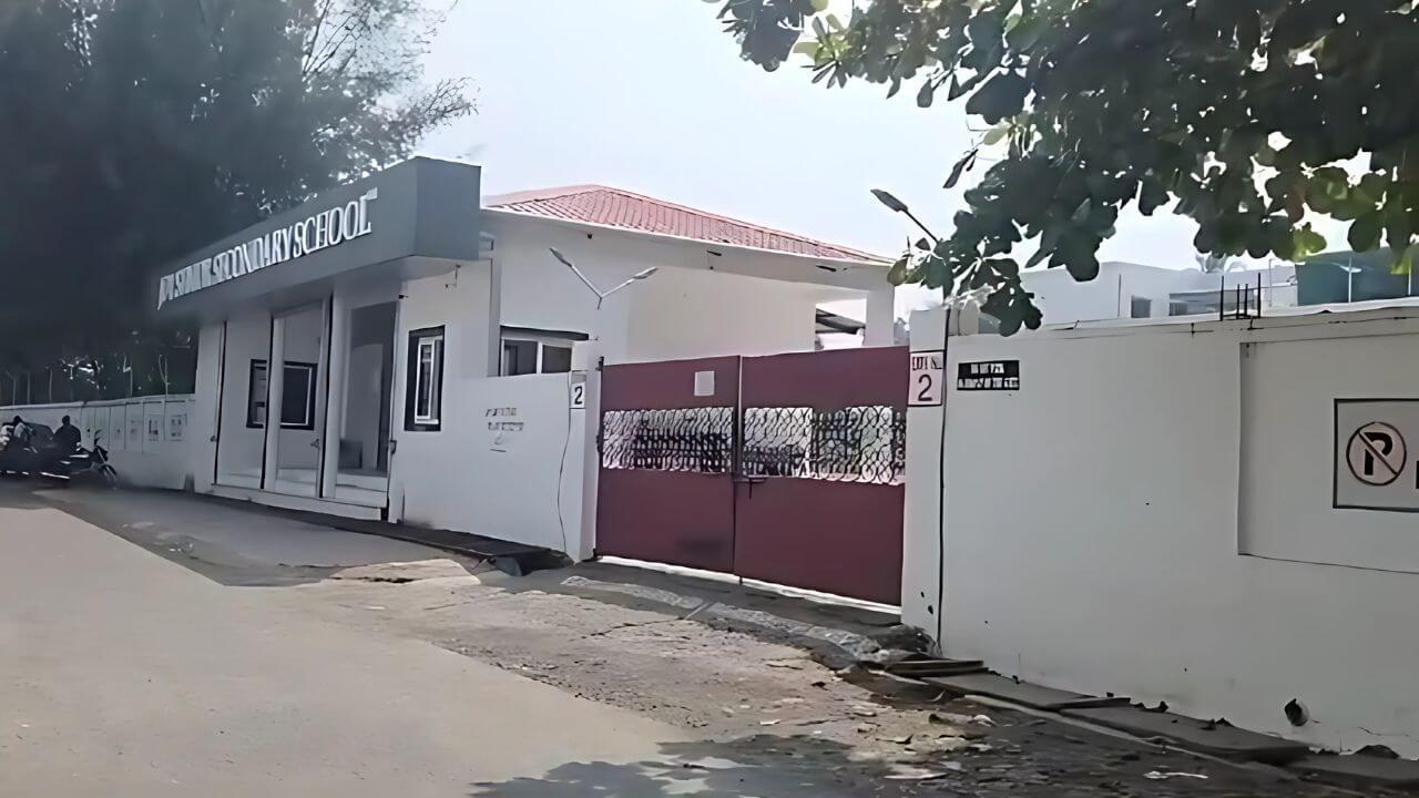 जबलपुर में शिक्षा माफिया पर बड़ी कार्रवाई, स्कूल के संचालक और समिति सचिव को पुलिस ने किया गिरफ्तार