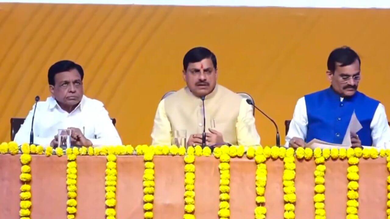 सीएम डॉ. मोहन यादव ने एक साल पूरा होने पर पेश किया रिपोर्ट कार्ड, MP सरकार की उपलब्धियां गिनाई