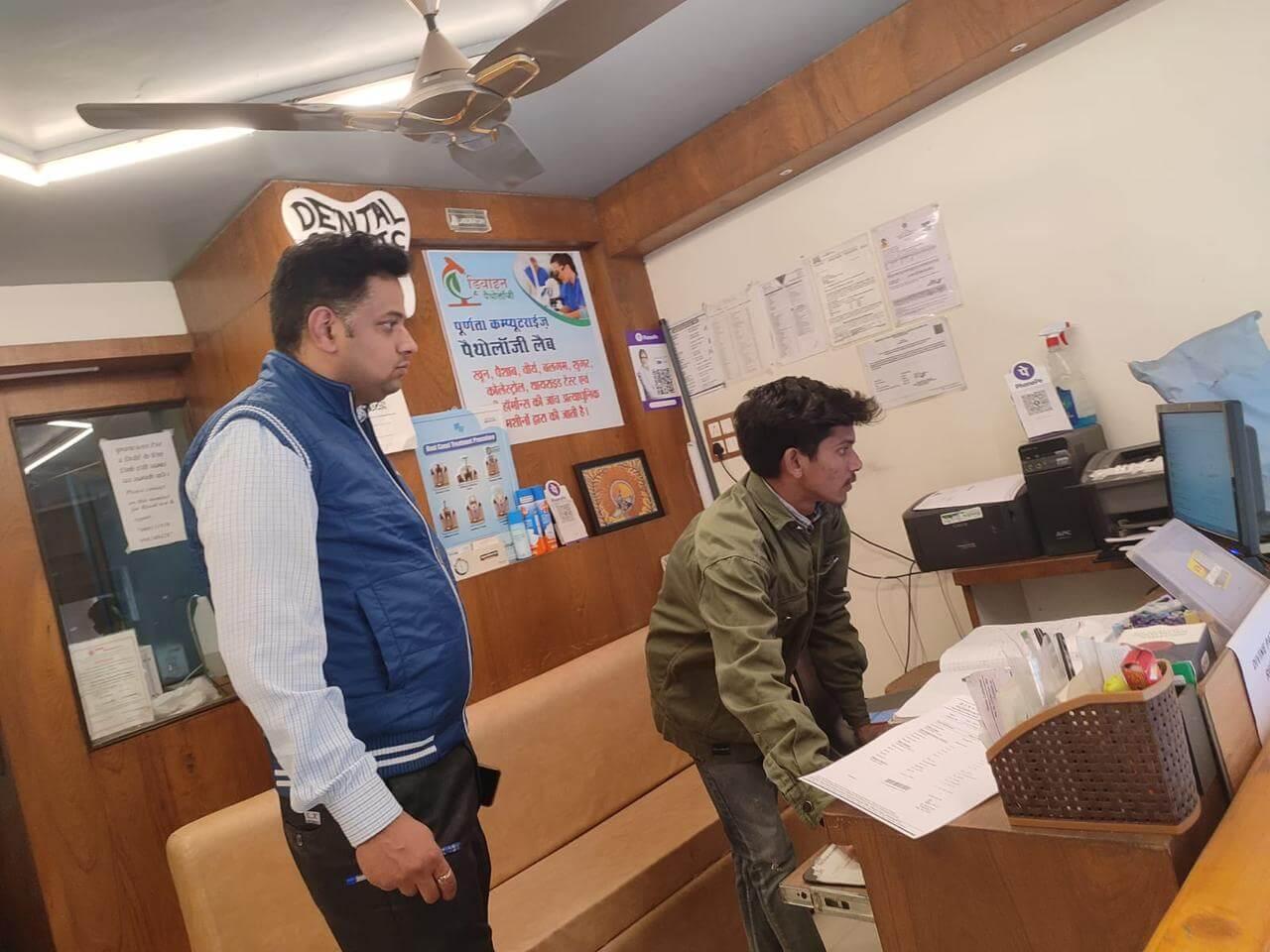 भोपाल में मरीजों की जान के साथ खिलवाड़, बिना पैथोलॉजिस्ट्स के चल रही पैथ लैब्स, CMHO ने की सील