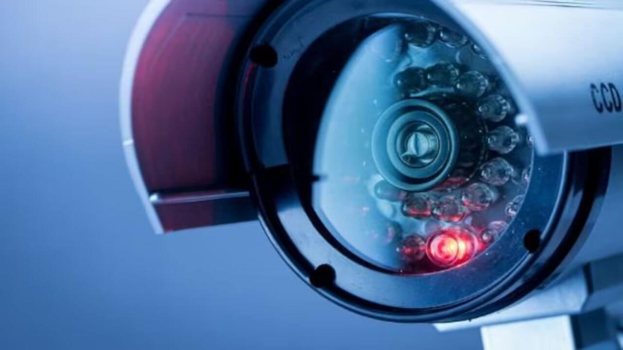 नीमच के हरकियाखाल बालाजी मंदिर में हुई चोरी, आभूषण सहित दान पात्र पर किया हाथ साफ