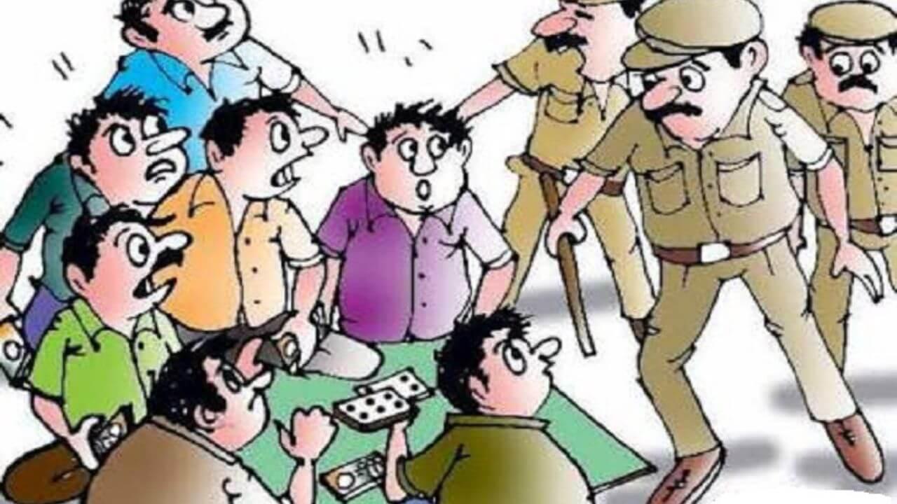 दमोह पुलिस की बड़ी कार्रवाई, जुए के अड्डे पर मारा छापा, लाखों रुपए की नगदी और लग्जरी गाड़ियां जब्त