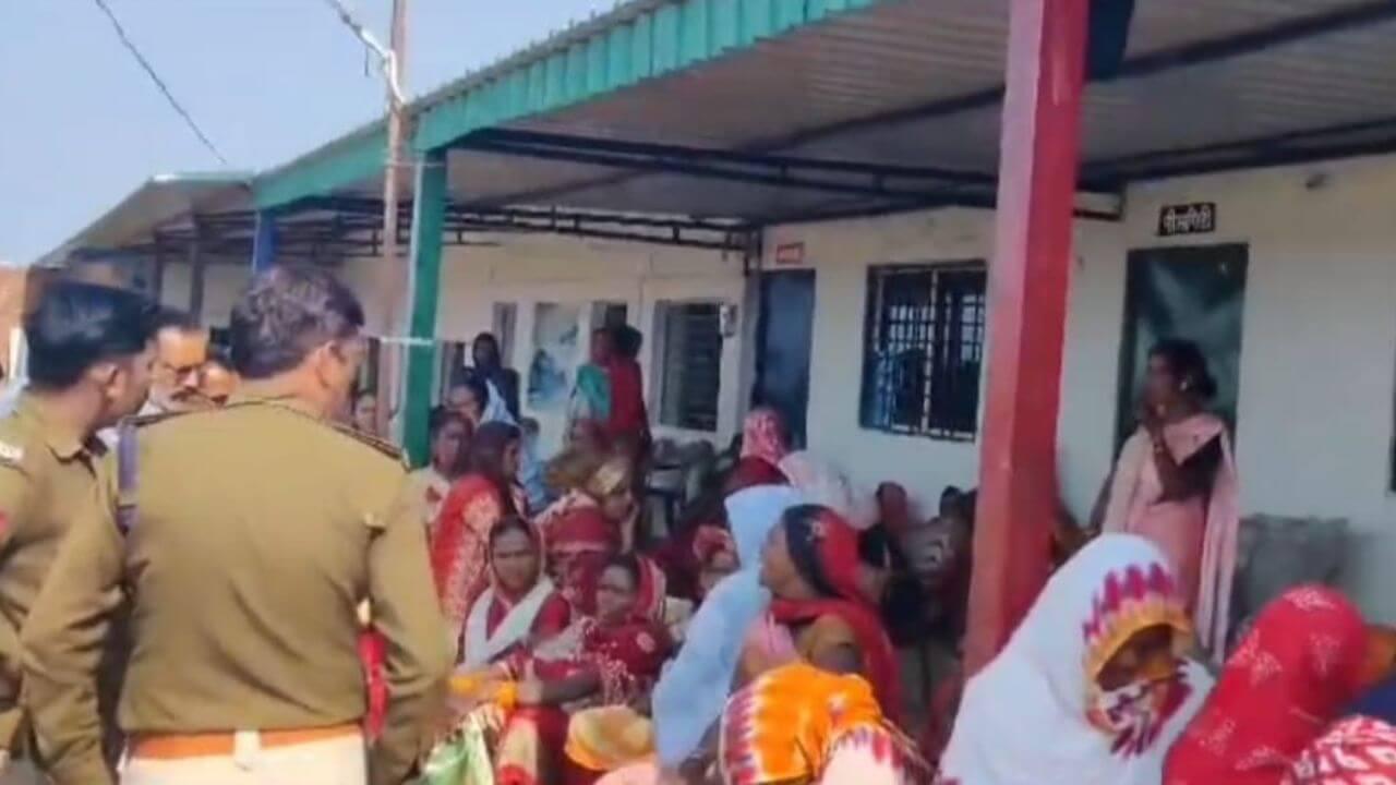 “न करवा चौथ का व्रत रहो, न कोई भी उपवास रखो”, महिला ने खोल दी बैठक के नाम पर चल रहे धर्म परिवर्तन की पोल