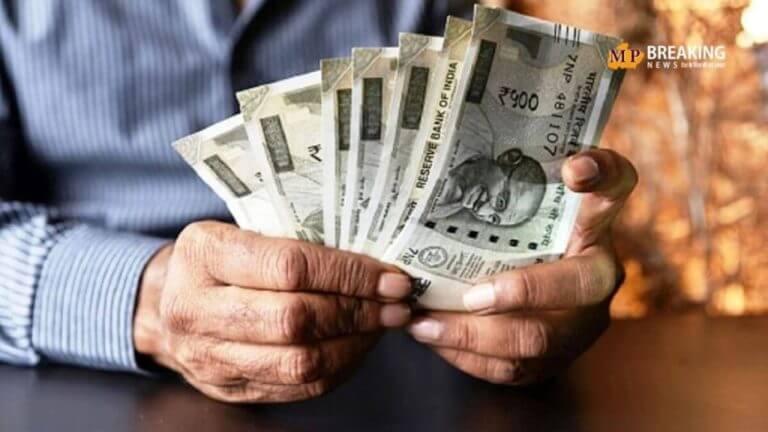 12.46 लाख कर्मचारियों- पेंशनर्स को CM का तोहफा, 2% DA बढ़ा, 4 महीने का एरियर, जून में खाते में बढ़कर आएगी सैलरी