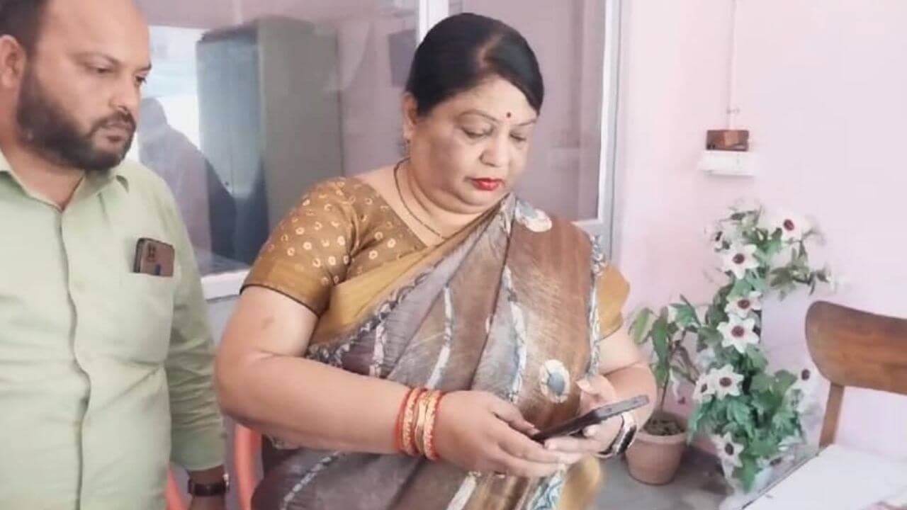 भगवान परशुराम की तुलना औरंगजेब से करने वाली कांग्रेस नेत्री का यू टर्न, मांगी माफ़ी, कहा- मैं सनातन प्रेमी