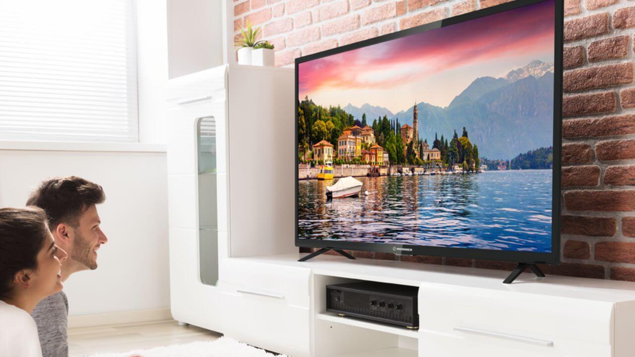 घर में टीवी लगाने की सही दिशा कौन सी है? जानें वरना घर में बढ़ेगी कलह और अशांति