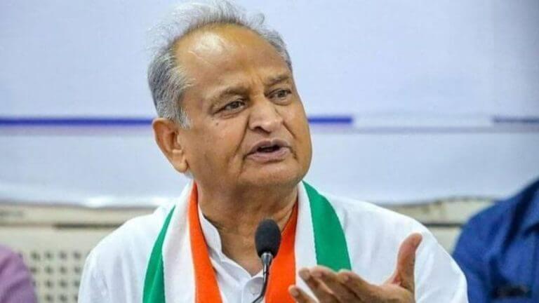 राजस्थान: पूर्व CM अशोक गहलोत ने कई मुद्दों पर BJP सरकार को घेरा, गिनाईं अपने कार्यकाल की उपलब्धियां, चिरंजीवी योजना पर खड़े किए सवाल