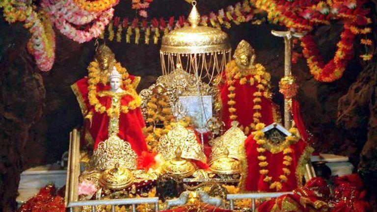 चैत्र नवरात्रि पर फूलों और लाइट से सजाए गए माता मंदिर, वैष्णो देवी सहित अन्य मंदिरों में उमड़ेगा आस्था का सैलाब