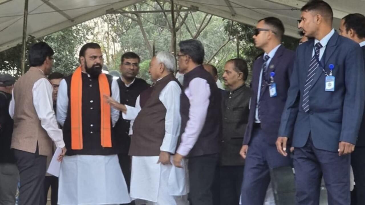 20 नवंबर को शपथ ग्रहण समारोह! नीतीश कुमार ने गांधी मैदान में की तैयारियों की समीक्षा, मोदी-शाह समेत दिग्गज नेता होंगे कार्यक्रम में शामिल