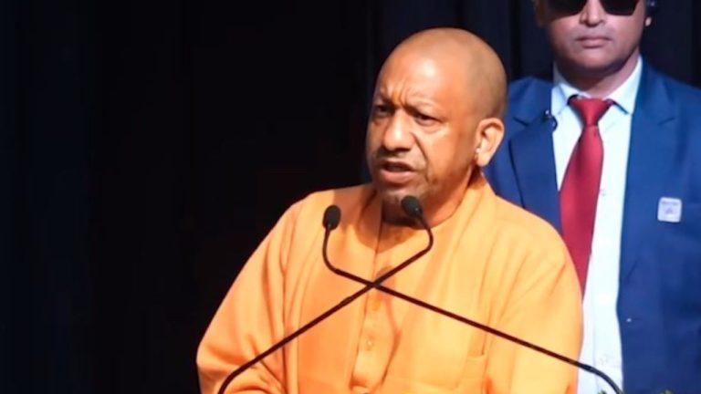 सीएम योगी ने समाजवादी पार्टी पर बोला हमला, कहा- 2017 से पहले MSME सेक्टर और सहकारी बैंकों पर था माफिया का कब्जा