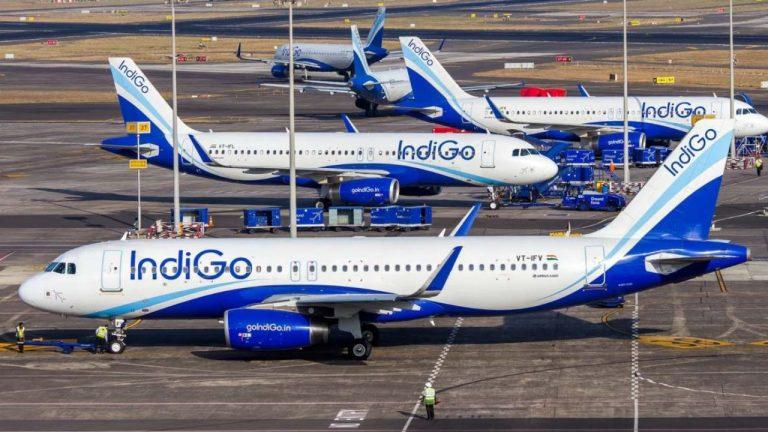 हवाई यातायात पर कोहरे की मार, IGI एयरपोर्ट पर 40 उड़ाने रद्द, 220 फ्लाइट हुई लेट