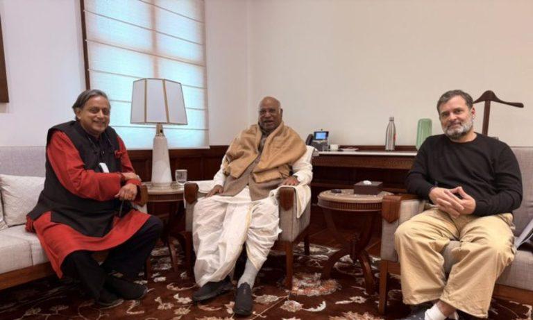 राहुल गांधी और खरगे से मिले शशि थरूर, मतभेदों की अटकलों के बीच बोले- ‘हम सब एक ही पेज पर हैं’