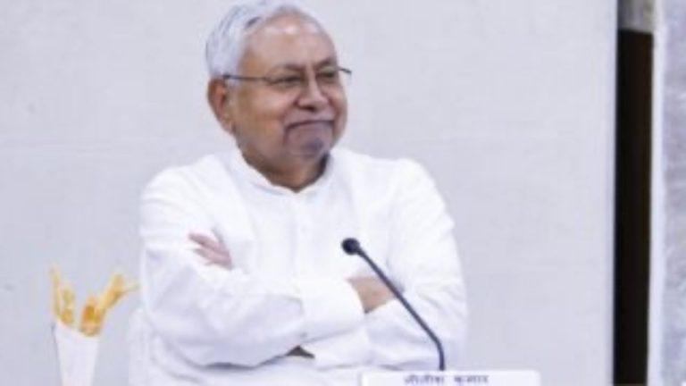 नीतीश कुमार के राज्यसभा नामांकन पर सियासी घमासान, बहनोई अनिल कुमार ने लगाया साजिश का आरोप, कहा ‘पार्टी में रावण बैठे हैं’