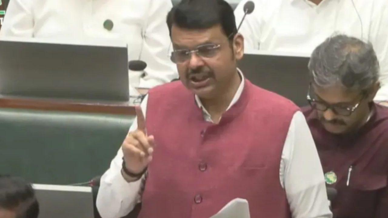 महाराष्ट्र में देवेंद्र फडणवीस सरकार ने बजट में की बड़ी घोषणा, किसानों का 2 लाख रुपये का कर्ज माफ, नियमित भुगतान पर 50 हजार का इनाम