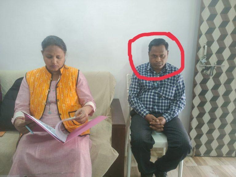 जबलपुर-लोकायुक्त ने 3 हजार की रिश्वत लेते नगर निगम टैक्स कलेक्टर को किया गिरफ्तार, नाम रसीद में चढ़ाने मांगी थी रिश्वत