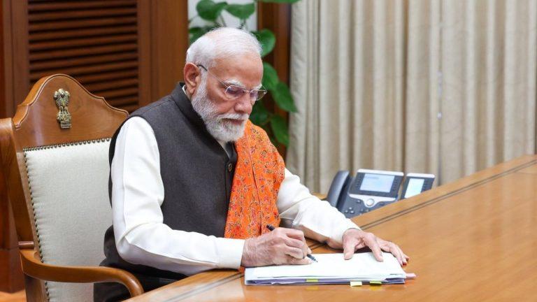 प्रधानमंत्री मोदी ने नए सेवा तीर्थ कार्यालय से शुरू किया कामकाज, पहले ही दिन चार बड़ी योजनाओं को दी मंजूरी