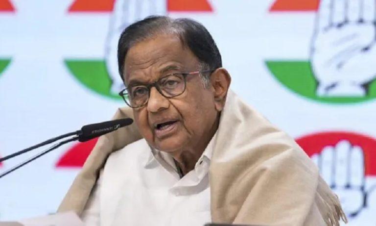 बजट पर पी चिदंबरम का हमला, बोले- वित्त मंत्री ने आर्थिक सर्वे की 10 बड़ी चुनौतियों को नजरअंदाज किया