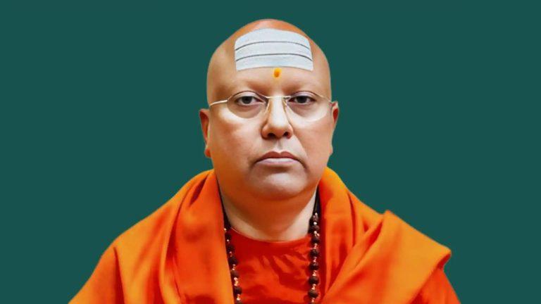 स्वामी चैतन्यानंद सरस्वती को जाली नंबर प्लेट मामले में दिल्ली कोर्ट से मिली जमानत, जज ने पुलिस की जांच को बताया ‘घटिया’