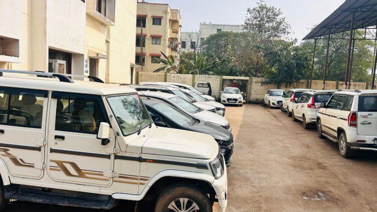 किराए पर गाड़ियां लेकर रखीं गिरवी, धोखाधड़ी करने वाला आरोपी 15 वाहनों के साथ गिरफ्तार