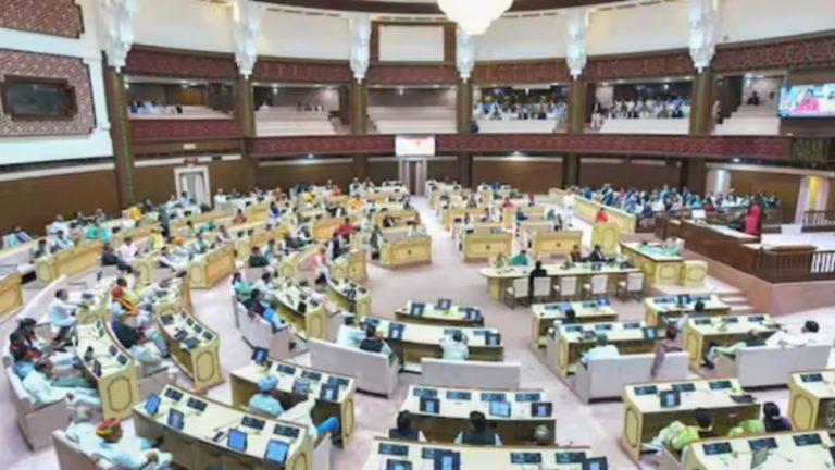 राजस्थान विधानसभा में गौ माता को ‘राज्य माता’ का दर्जा देने पर सियासी संग्राम, BJP विधायक के सवाल पर सरकार के इनकार के बाद कांग्रेस हमलावर