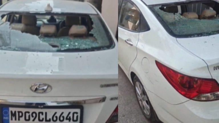 इंदौर में देर रात बाइक सवार बदमाशों ने कई कारों के तोड़े शीशे, पुलिस ने CCTV फुटेज के आधार पर शुरू की जांच