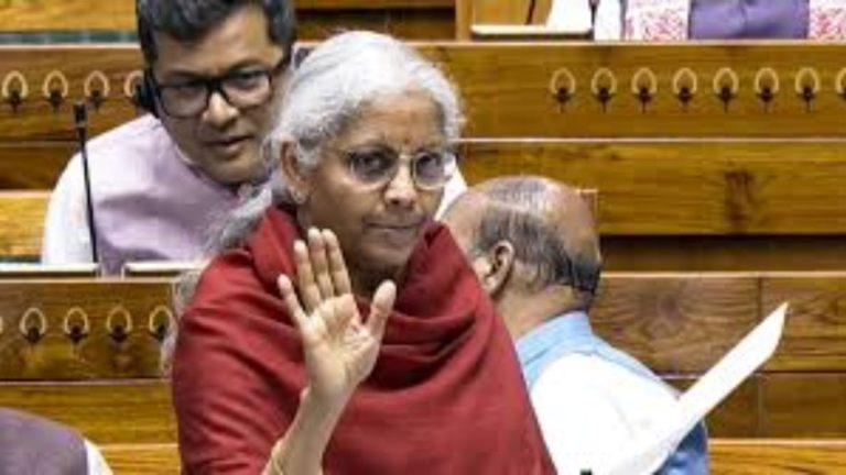 वित्त मंत्री निर्मला सीतारमण का बजट पर विपक्ष को जवाब, दावा पढ़ाई और अंतिम संस्कार पर 0% GST, चंदन की खेती अब अपराध नहीं